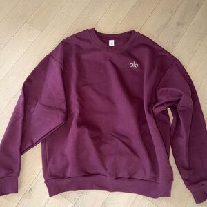 Alo Accolade Crewneck Sweatshirt in Burgundy Size Small